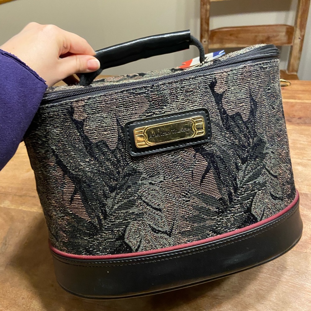 American Tourister Vintage Tapestry Makeup Bag